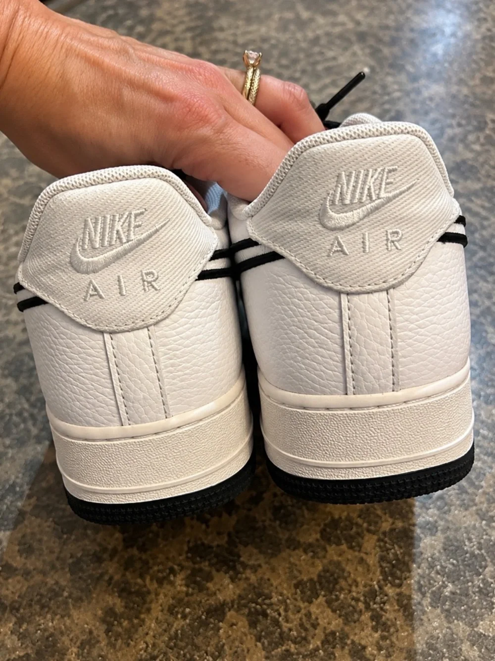 Nike Airforce 1 ‘07 Black/White Low-Top Sneakers with Contrast Swoosh AO2439-001